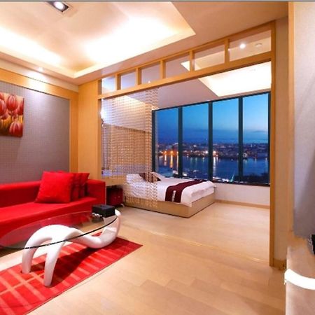 85 Cape Inn Kaohsiung Extérieur photo