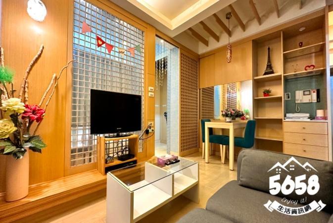 85 Cape Inn Kaohsiung Extérieur photo