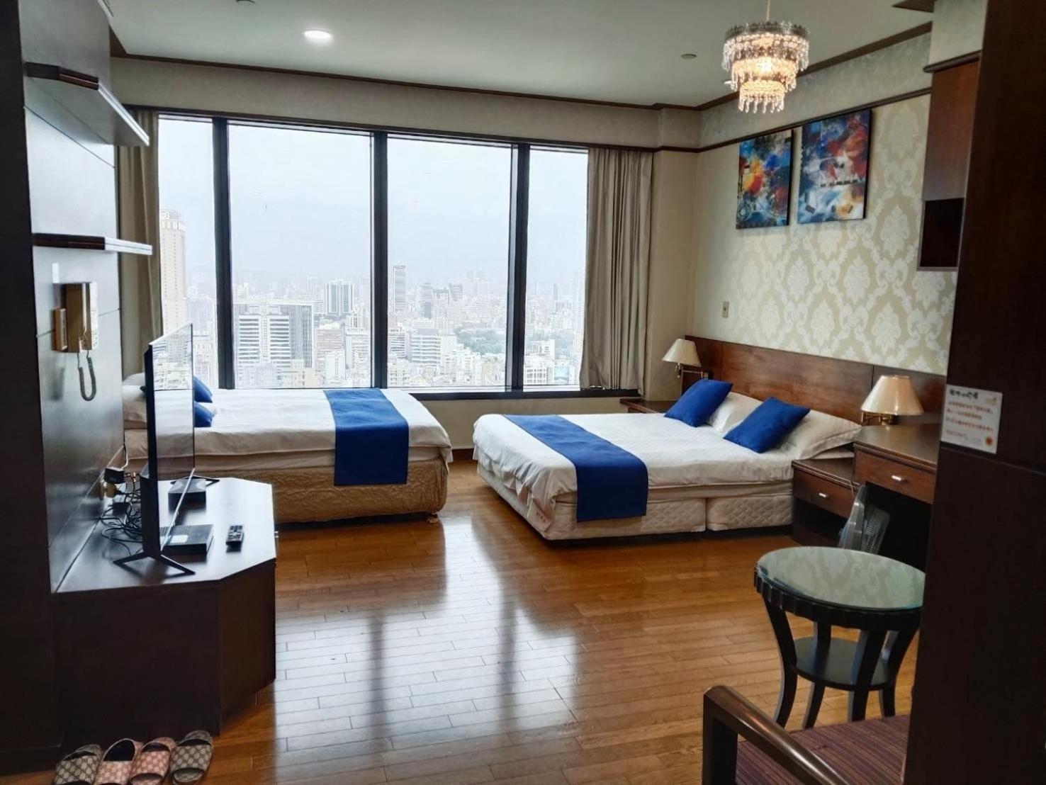 85 Cape Inn Kaohsiung Extérieur photo