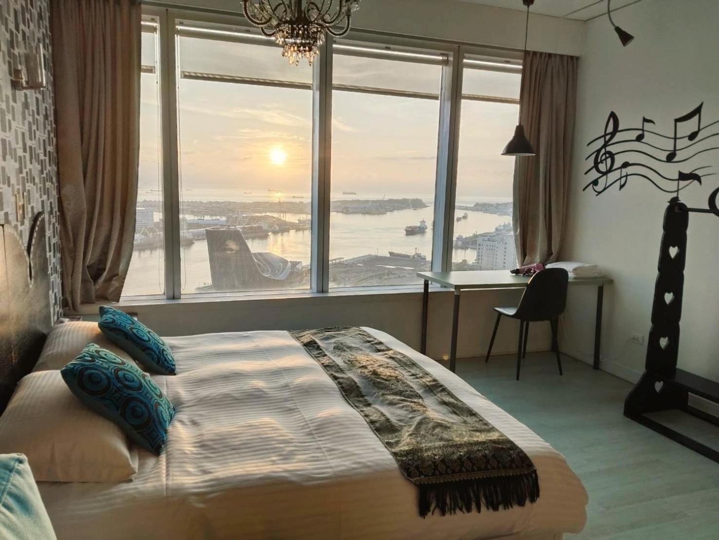 85 Cape Inn Kaohsiung Extérieur photo
