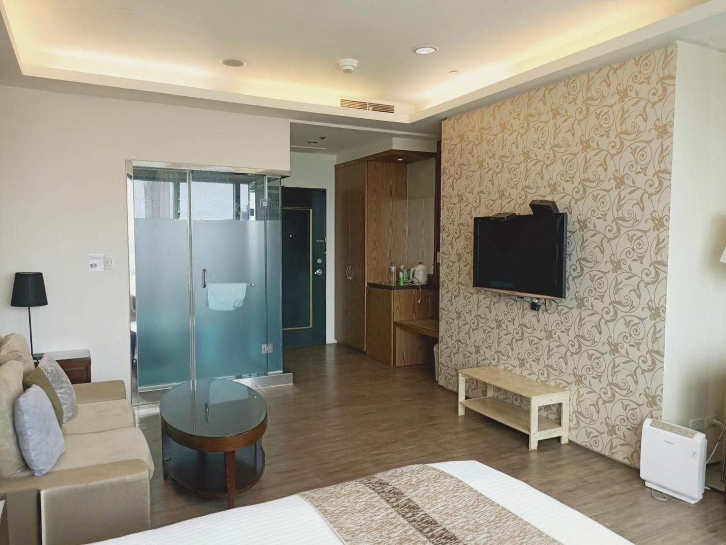 85 Cape Inn Kaohsiung Extérieur photo